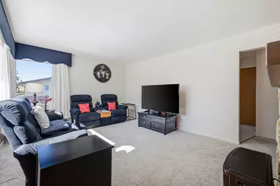 116 Dennis Drive, Bensenville, IL 60106 - Photo 6