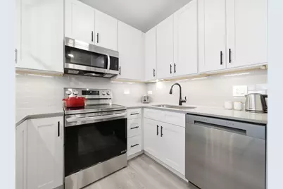 611 N Lawndale Avenue, Chicago, IL 60624 - Photo 8