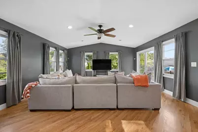 725 Buffalo Circle, Carol Stream, IL 60188 - Photo 10