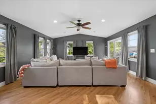 725 Buffalo Cir, Carol Stream, IL 60188 - Photo 10