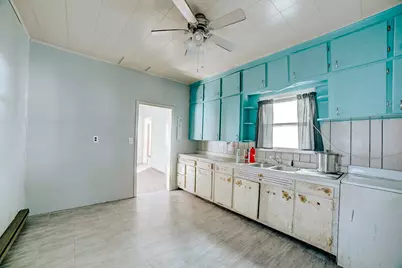 608 E Locust Street, Watseka, IL 60970 - Photo 10