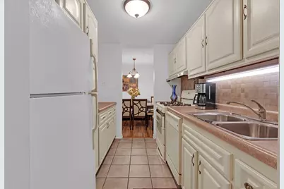 1227 S Old Wilke Road #206, Arlington Heights, IL 60005 - Photo 8