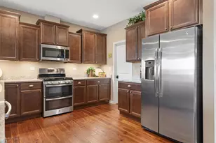 27 Bethel Ln, Schaumburg, IL 60194 - Photo 8