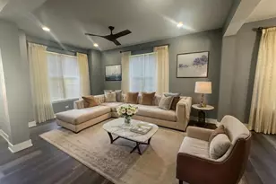 2131 W Silverleaf Ln, Addison, IL 60101 - Photo 2