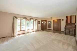 801 Memorial Dr, Calumet City, IL 60409 - Photo 4