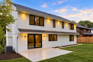 309 W Maple St, Hinsdale, IL 60521 - Photo 2