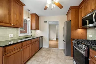 5233 Suffield Ct, Skokie, IL 60077 - Photo 6