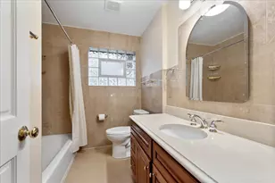 5233 Suffield Ct, Skokie, IL 60077 - Photo 10