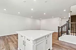 2760 Preserve Cir, Aurora, IL 60502 - Photo 6