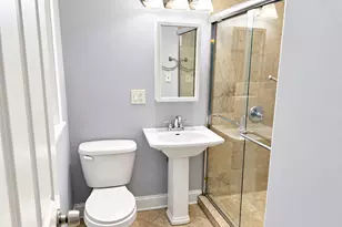 7078 N Wolcott Ave, Chicago, IL 60626 - Photo 10