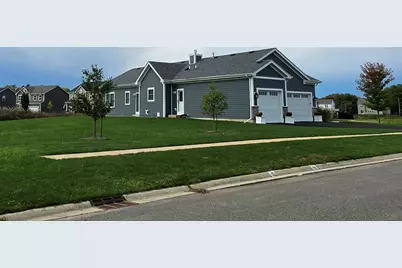 560 N Oak Street, Hinckley, IL 60520 - Photo 2
