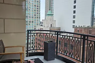 10 E Delaware Pl, Chicago, IL 60611 - Photo 8
