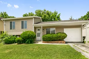 18200 Fountainbleau Dr, Hazel Crest, IL 60429 - Photo 1