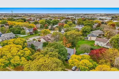 647 Oakhurst Drive, Naperville, IL 60540 - Photo 48