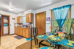 15359 Dobson Ave, South Holland, IL 60473 - Photo 8