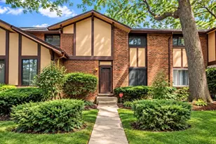 18W178 Buckingham Ln, Villa Park, IL 60181 - Photo 1