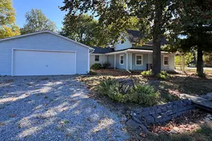 4204 Radio Tower Rd, Salem, IL 62881 - Photo 1