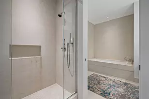 118 E Erie St, Chicago, IL 60611 - Photo 16