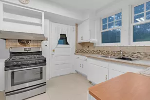 1324 Fredrickson Pl, Highland Park, IL 60035 - Photo 12