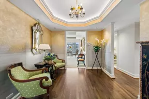 950 N Michigan Ave, Chicago, IL 60611 - Photo 2
