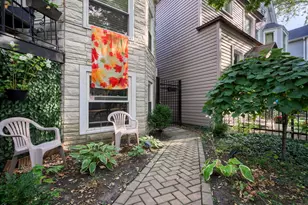 3037 N Elbridge Ave, Chicago, IL 60618 - Photo 2