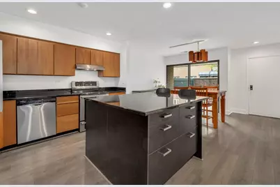 325 N Oak Park Avenue #E, Oak Park, IL 60302 - Photo 4