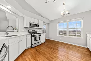 2738 Rockport Ln, Naperville, IL 60564 - Photo 14