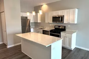301 N Madison St, Woodstock, IL 60098 - Photo 2