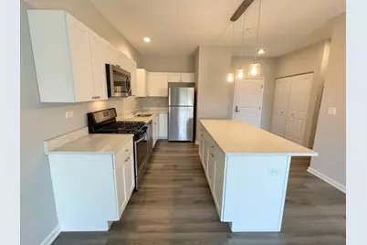301 N Madison Street #4B, Woodstock, IL 60098 - Photo 4