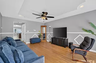 2046 E 93rd St, Chicago, IL 60617 - Photo 4