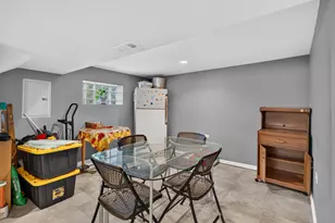 2046 E 93rd St, Chicago, IL 60617 - Photo 14