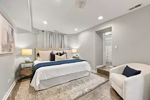 2440 N Linden Pl, Chicago, IL 60647 - Photo 20