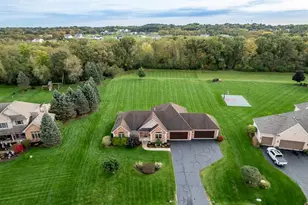 2223 Winding Creek Dr, Belvidere, IL 61008 - Photo 44