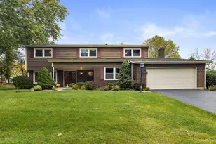 983 Bosworthfield Rd, Barrington, IL 60010 - Photo 1