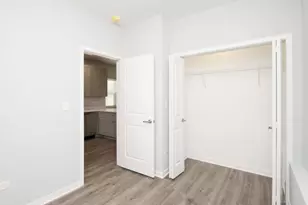 1813 W Cermak Rd, Chicago, IL 60608 - Photo 8
