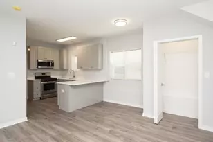 1813 W Cermak Rd, Chicago, IL 60608 - Photo 12