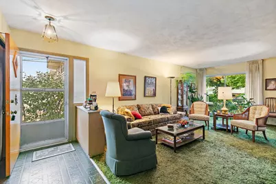 2073 Westview Drive, Des Plaines, IL 60018 - Photo 2