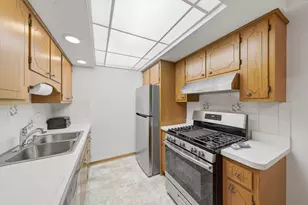 8350 W Addison St, Chicago, IL 60634 - Photo 20