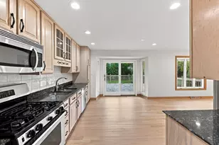 314 S Meier Rd, Mount Prospect, IL 60056 - Photo 10