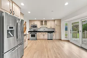 314 S Meier Rd, Mount Prospect, IL 60056 - Photo 8