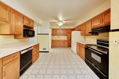 5858 N Louise Avenue, Chicago, IL 60646 - Photo 12