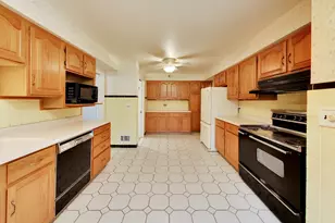 5858 N Louise Ave, Chicago, IL 60646 - Photo 12