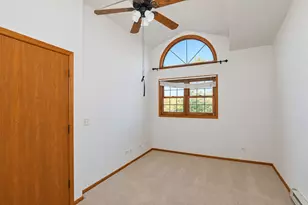 551 Leah Ln, Woodstock, IL 60098 - Photo 8