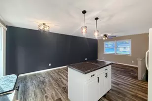 1733 Revere St, Freeport, IL 61032 - Photo 8