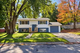1733 Revere St, Freeport, IL 61032 - Photo 1