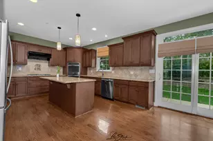 9023 Park Hill Ct, Hickory Hills, IL 60457 - Photo 14