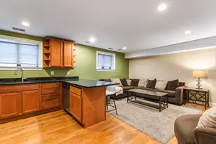 2319 W Rosemont Ave, Chicago, IL 60645 - Photo 4