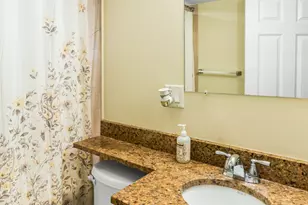 2319 W Rosemont Ave, Chicago, IL 60645 - Photo 12