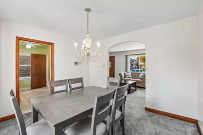 9739 S Woodlawn Avenue, Chicago, IL 60628 - Photo 6