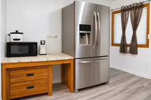 7019 N Ridge Blvd, Chicago, IL 60645 - Photo 8